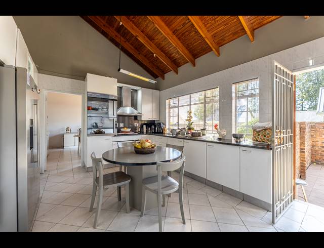 4 BEDROOM HOUSE FOR SALE IN BRYANSTON